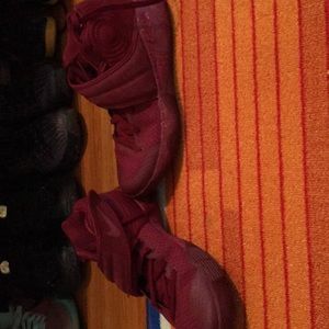 Cavaliers kyrie 2s dead stock